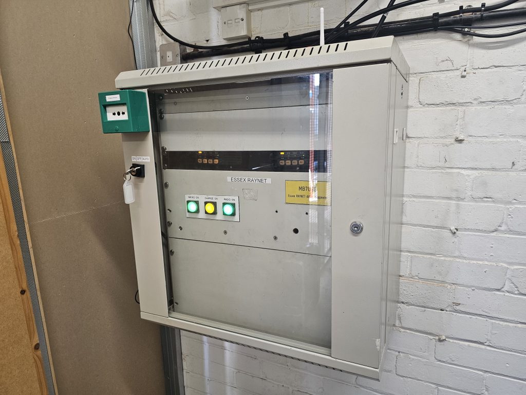 MB9HAQ MB9HAQ Southend Crossband Repeater